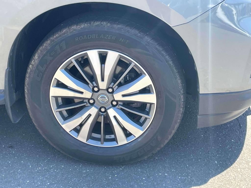 Used 2020 Nissan Pathfinder S AWD/4WD image 8