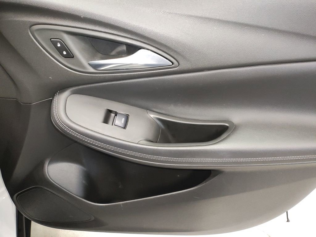 Used 2022 Buick Encore GX Essence w/ Experience Buick Package image 10