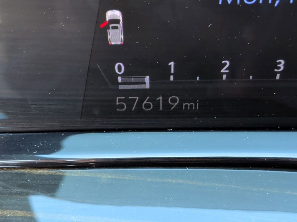 Used 2023 Cadillac Escalade Premium Luxury w/ LPO, Radiant Package image 21