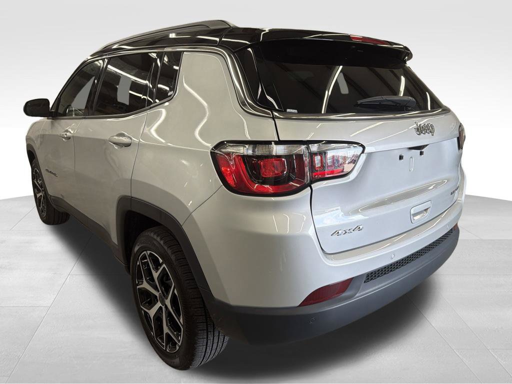 Used 2025 Jeep Compass Limited AWD/4WD image 10