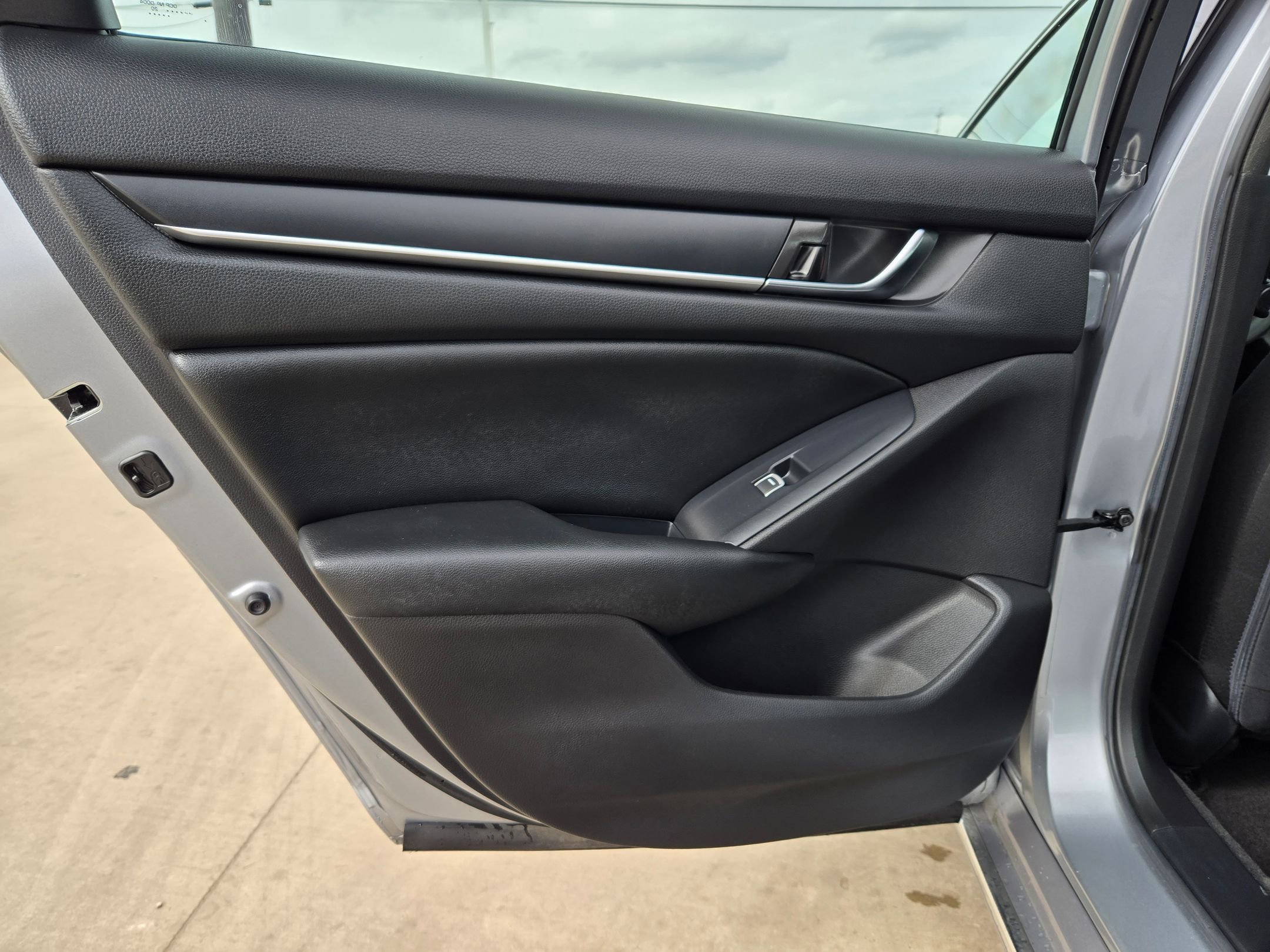 Used 2020 Honda Accord EX image 16