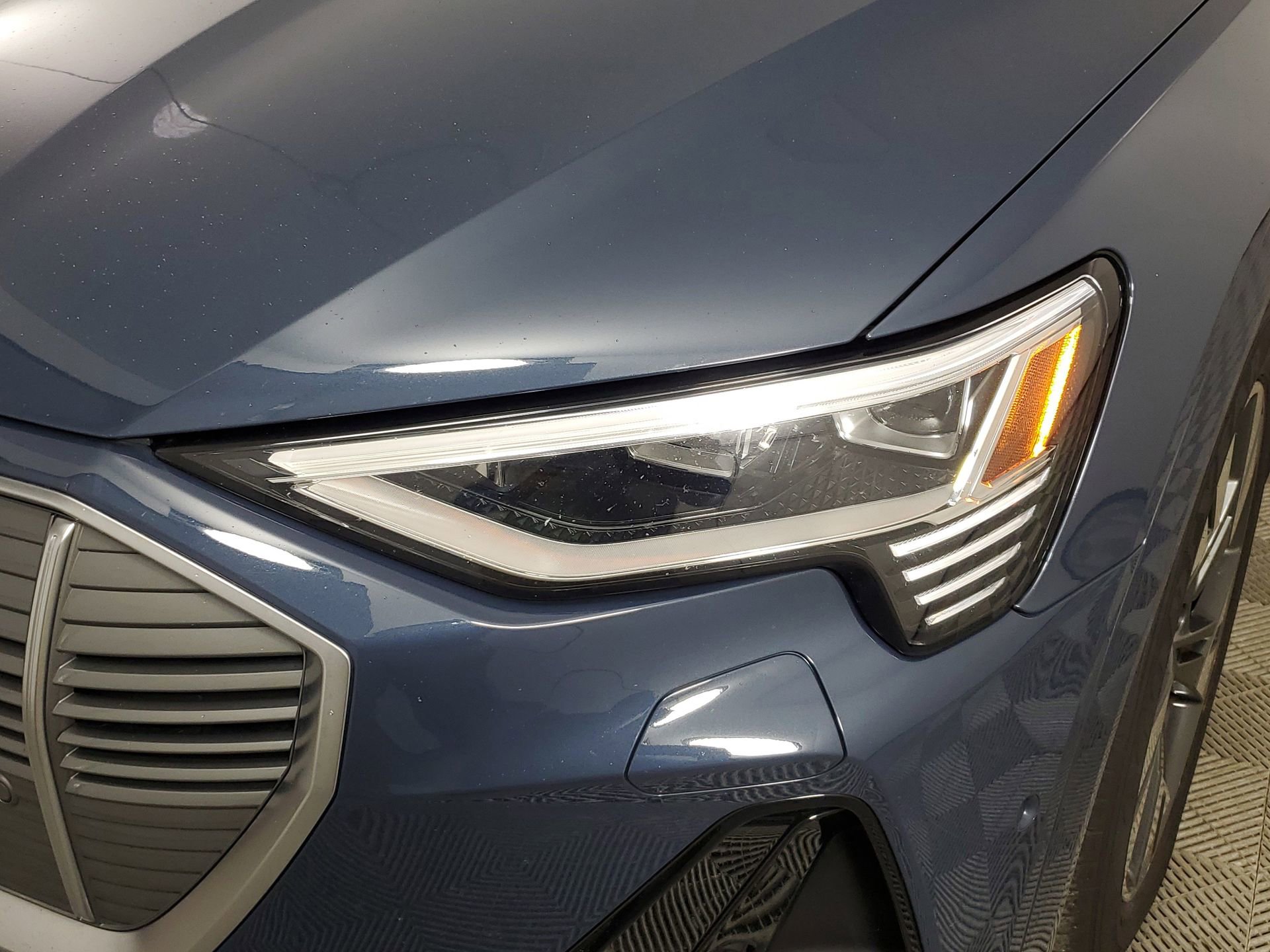 Used 2023 Audi e-tron Premium Plus w/ Premium Plus Package image 16