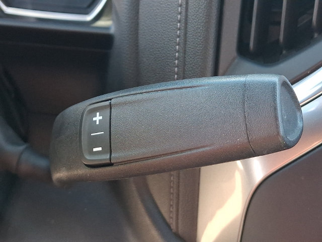 Used 2022 Chevrolet Silverado 1500 LTZ AWD/4WD image 11