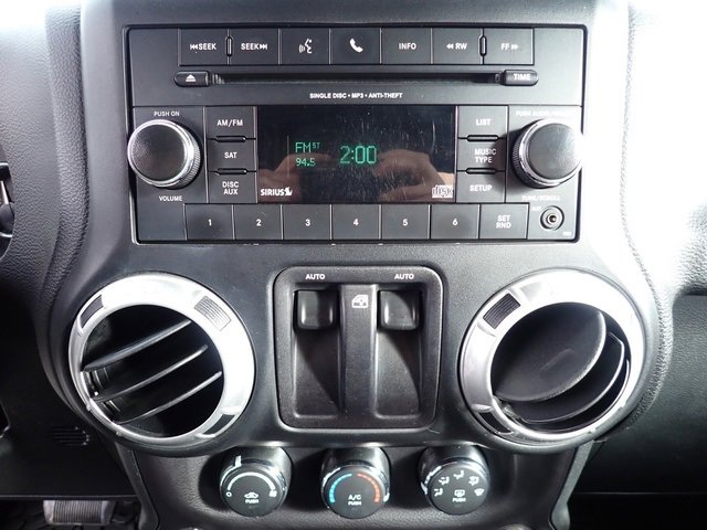 Used 2015 Jeep Wrangler Sport image 25