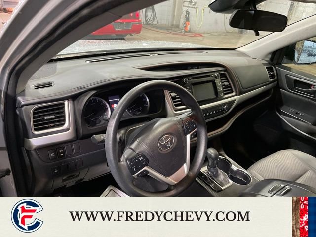 Used 2017 Toyota Highlander LE image 14