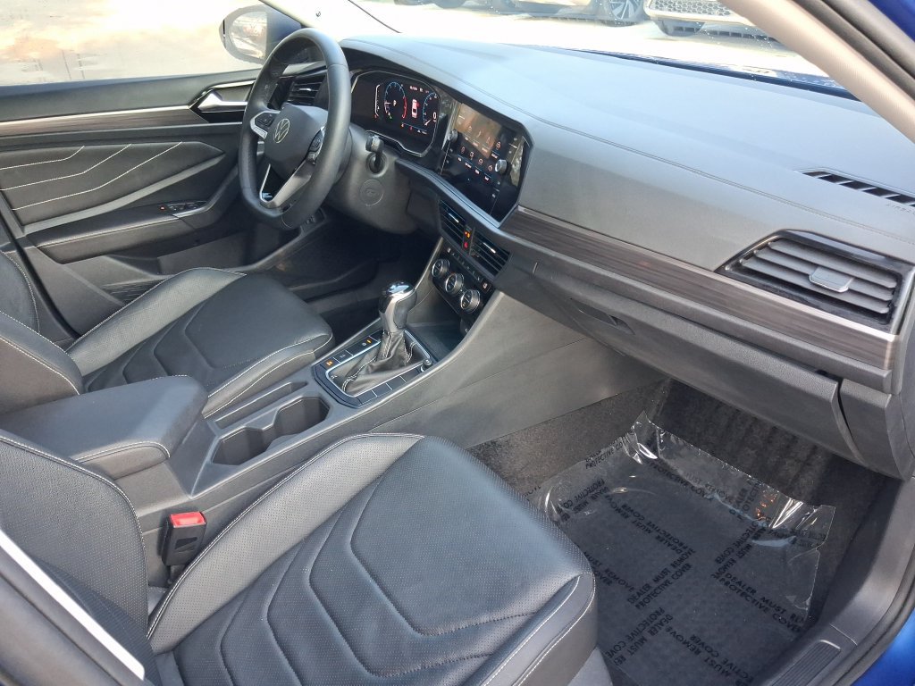 Certified 2024 Volkswagen Jetta SEL FWD image 28