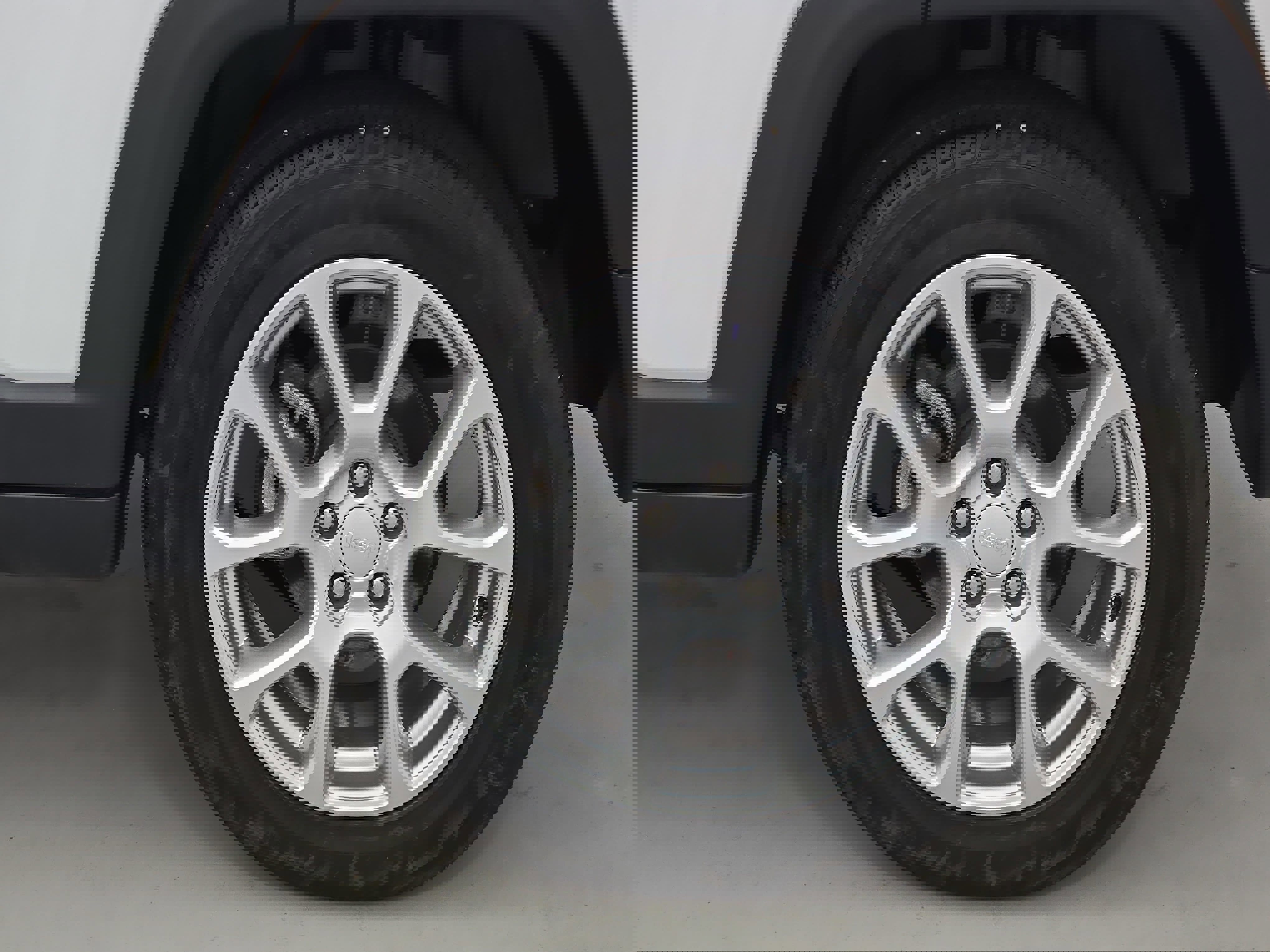 Used 2023 Jeep Compass Latitude image 31