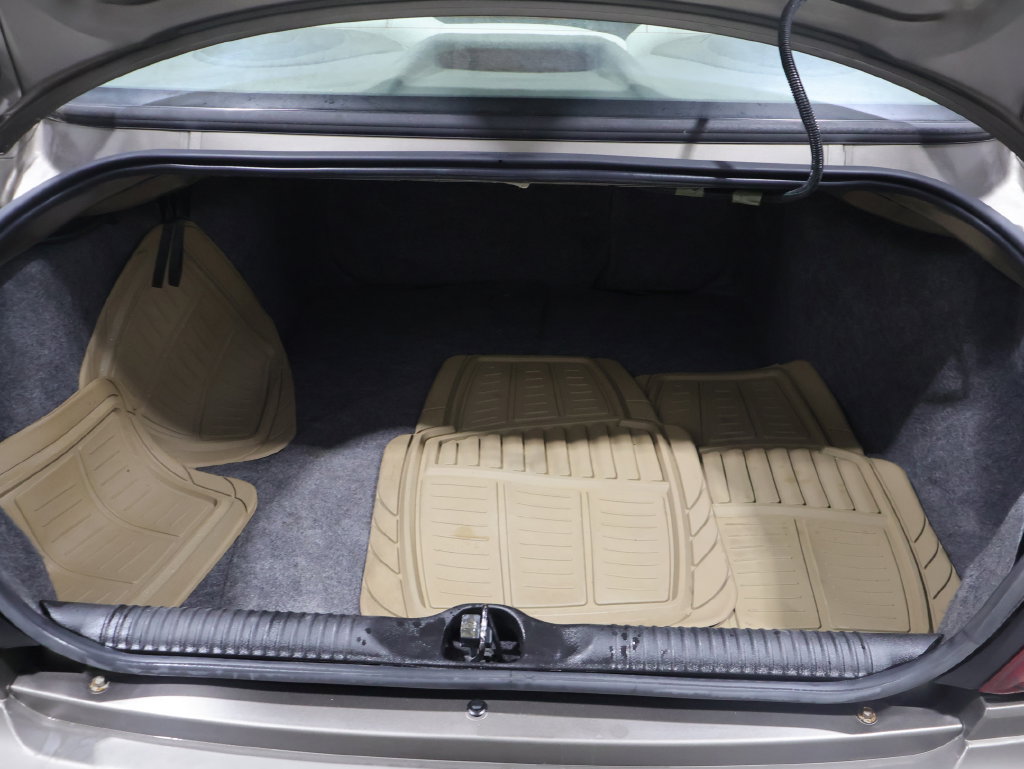 Used 2000 Oldsmobile Intrigue GL FWD image 11