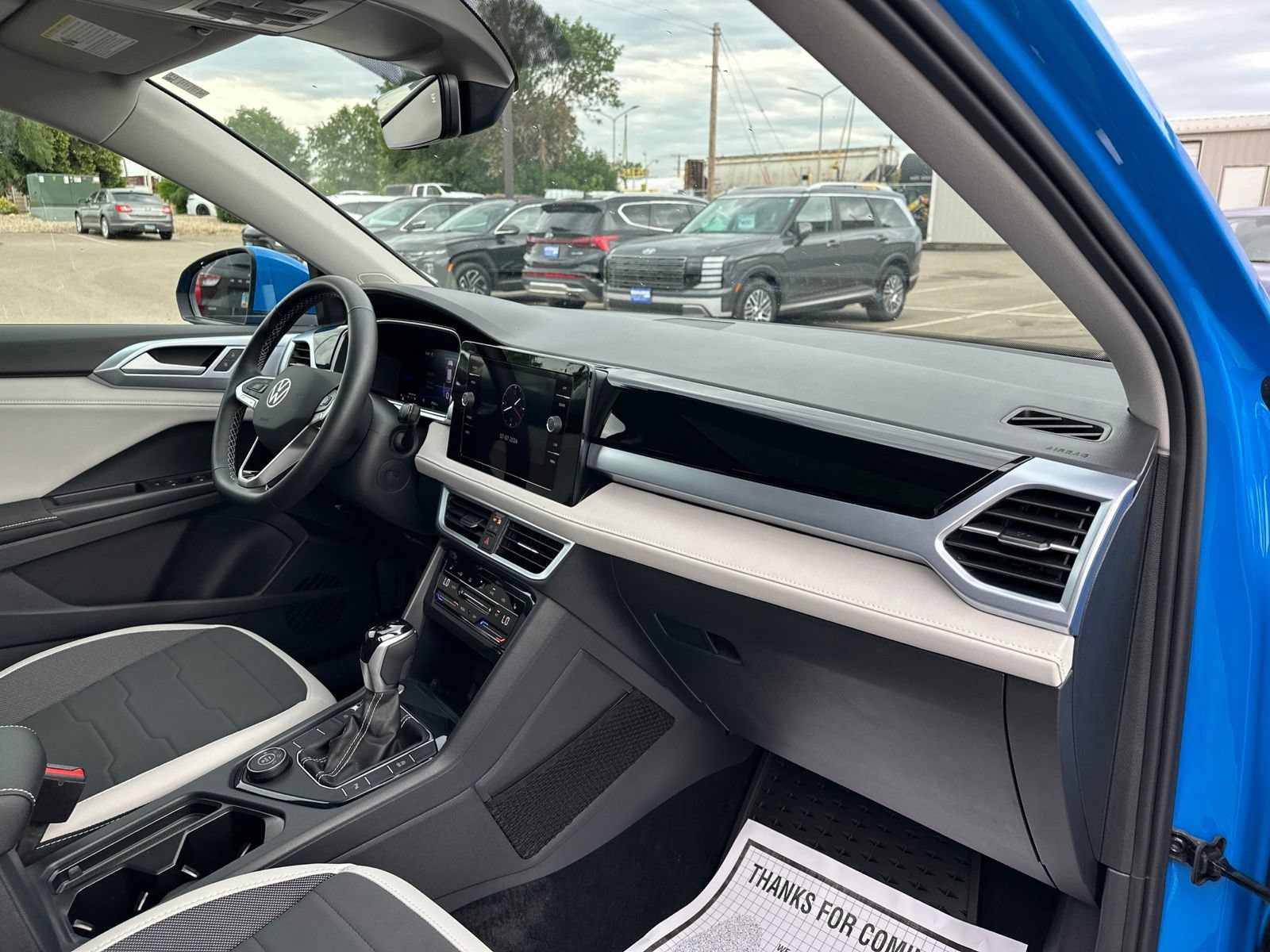Certified 2025 Volkswagen Taos SE AWD/4WD image 32