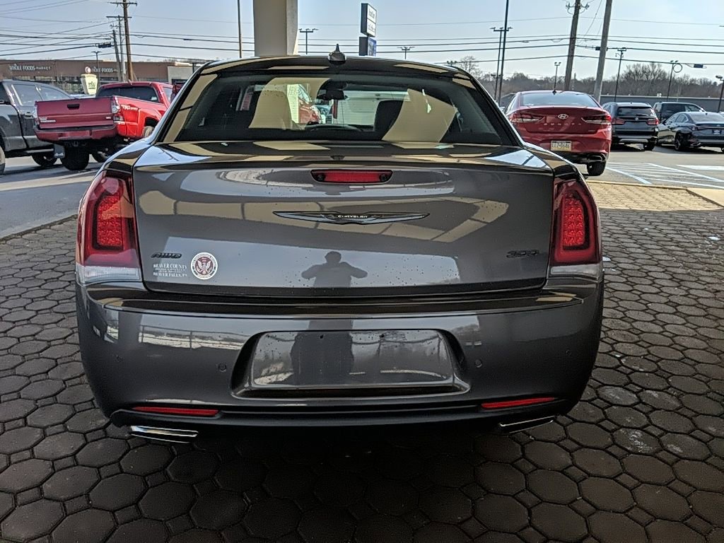 Used 2023 Chrysler 300 Touring L w/ Popular Equipment Group AWD/4WD image 7