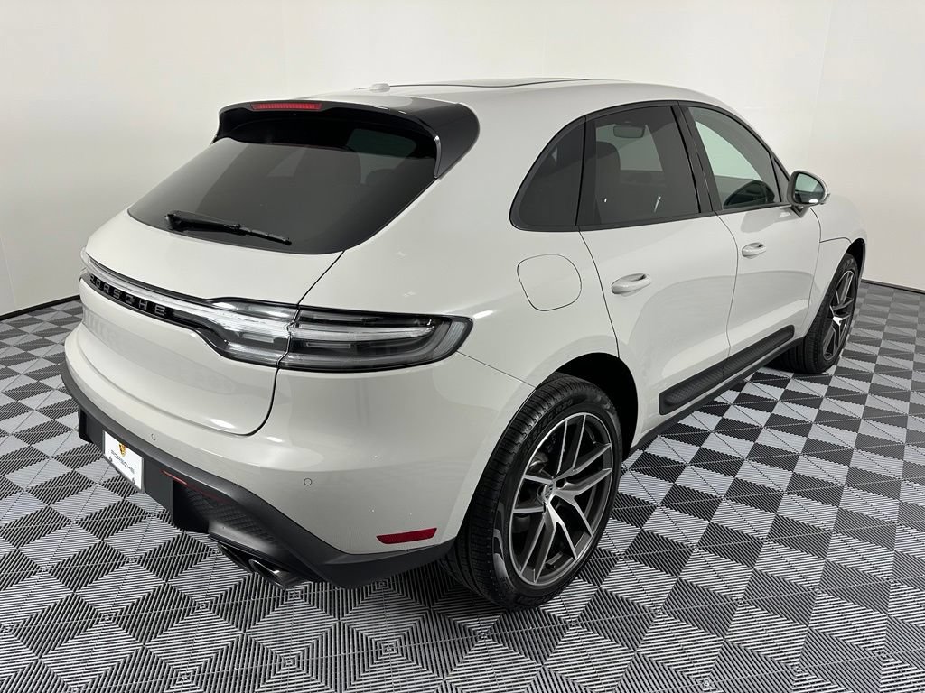 Certified 2026 Porsche Macan Turbo AWD/4WD image 10