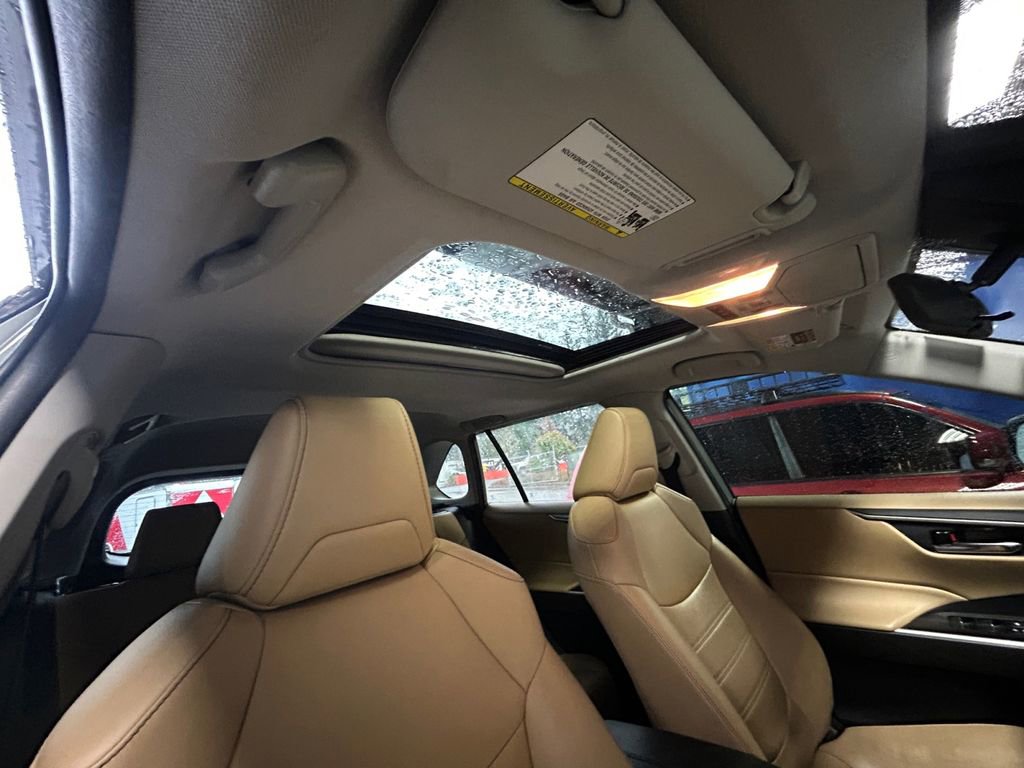 Used 2020 Toyota RAV4 XLE Premium image 28