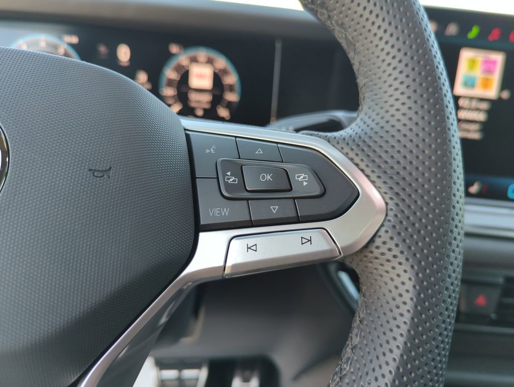 New 2026 Volkswagen Tiguan SE R-Line AWD/4WD image 34