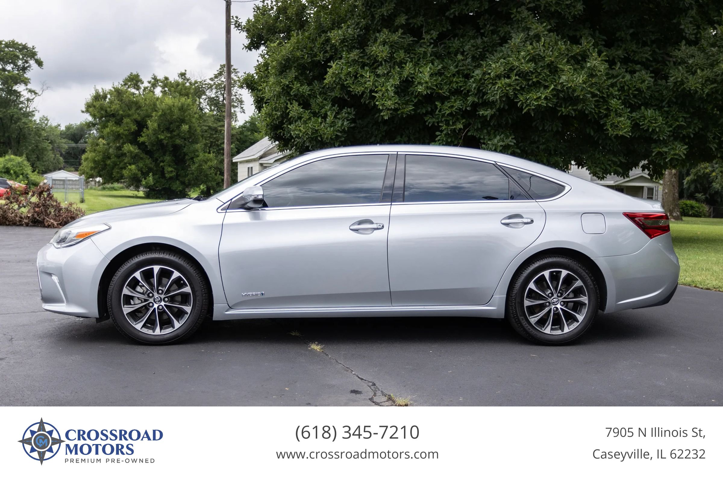 Used 2018 Toyota Avalon XLE Premium FWD image 2