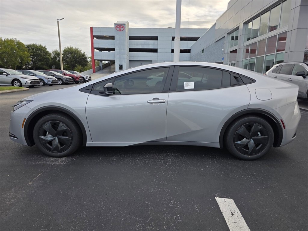 New 2026 Toyota Prius LE image 8