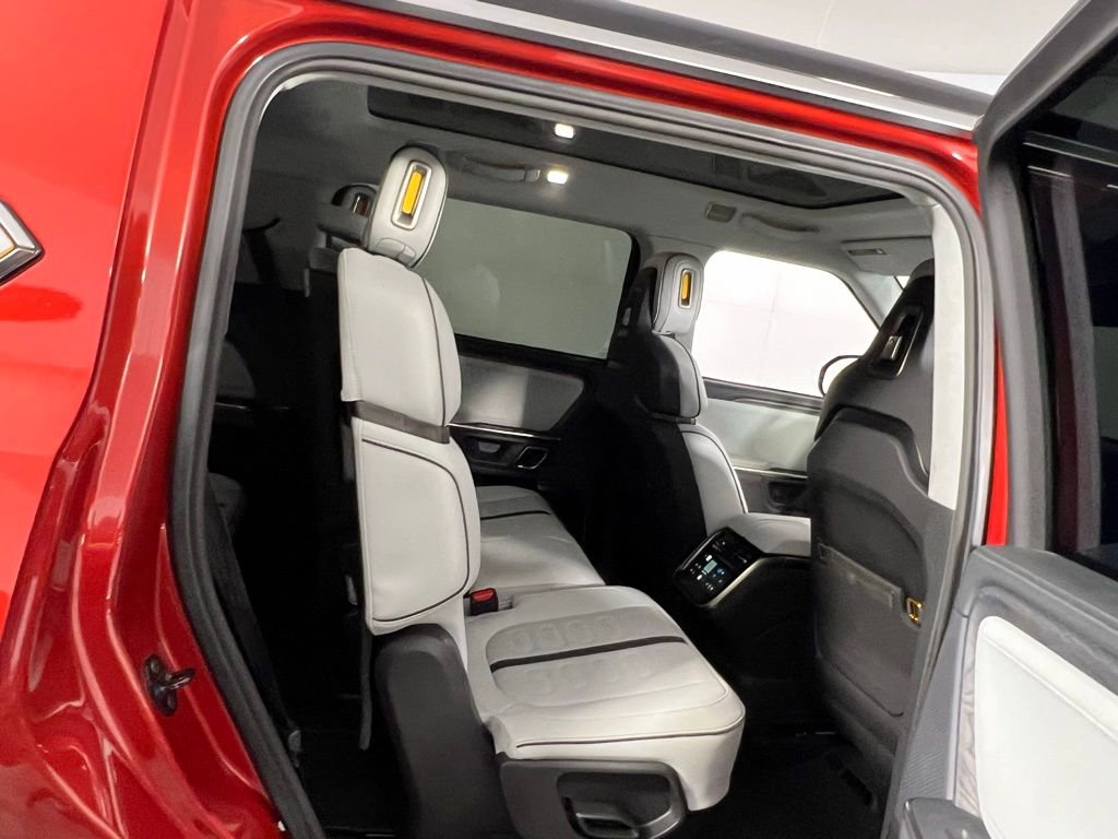 Used 2024 Rivian R1S Launch Edition image 34
