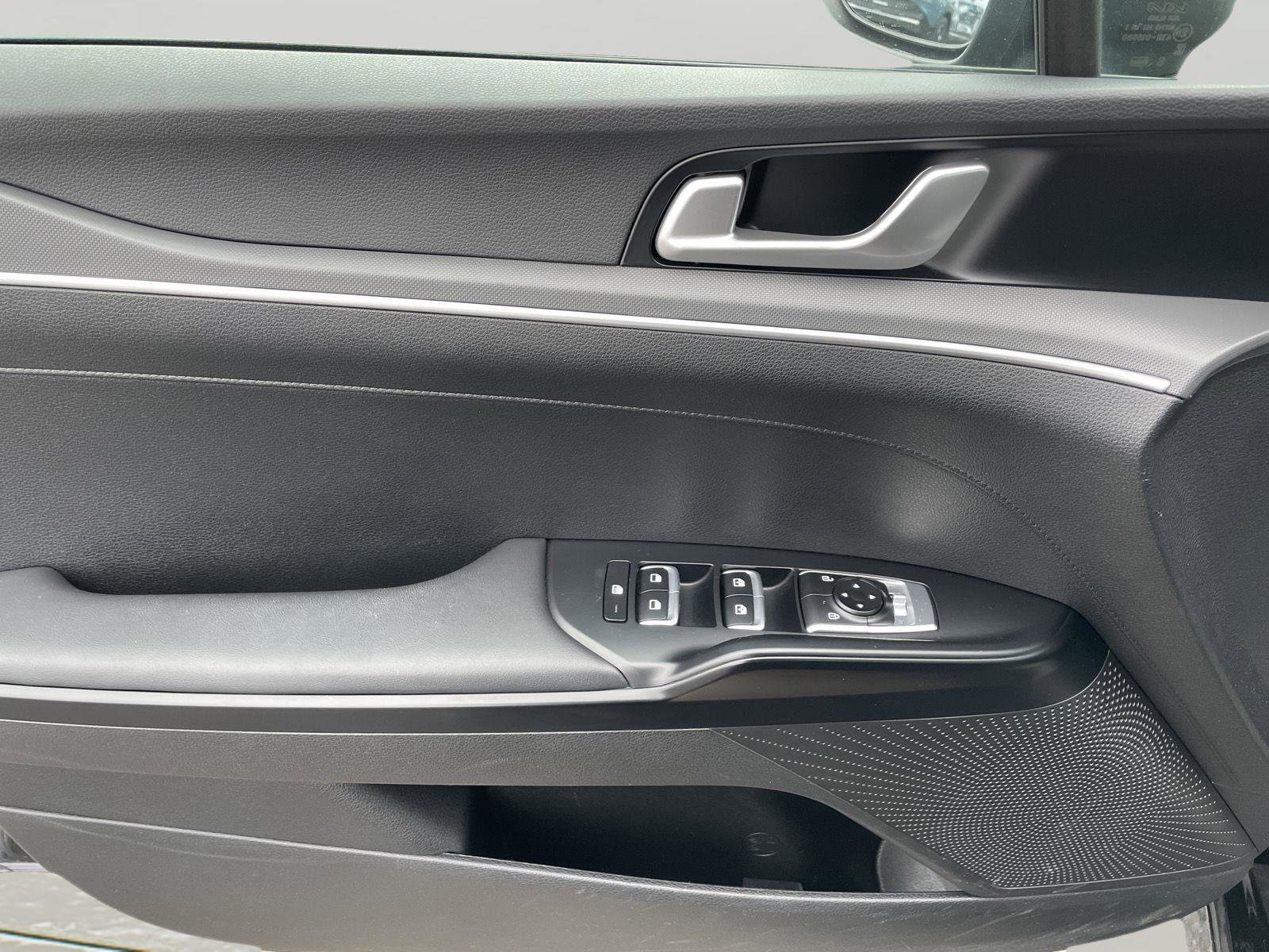 Used 2023 Kia K5 GT-Line image 22