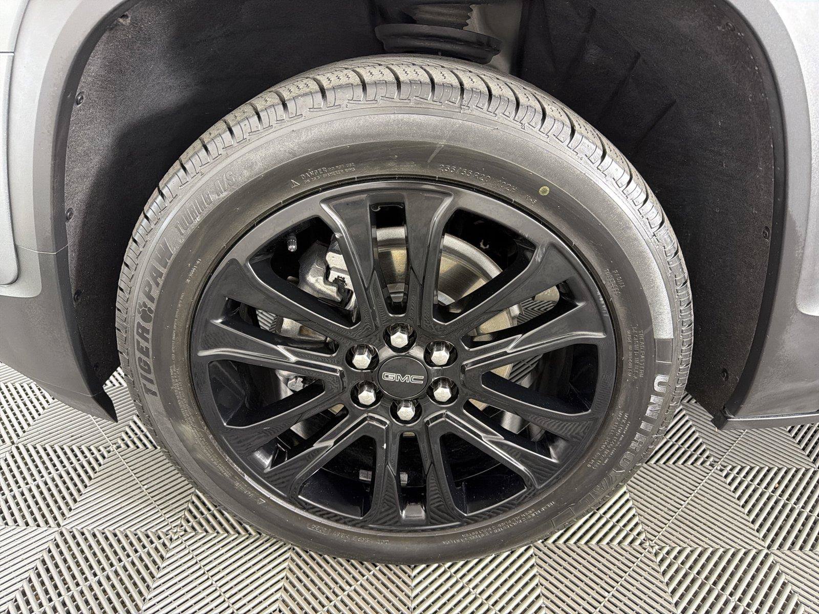 Certified 2023 GMC Acadia SLT w/ Elevation Edition FWD image 9