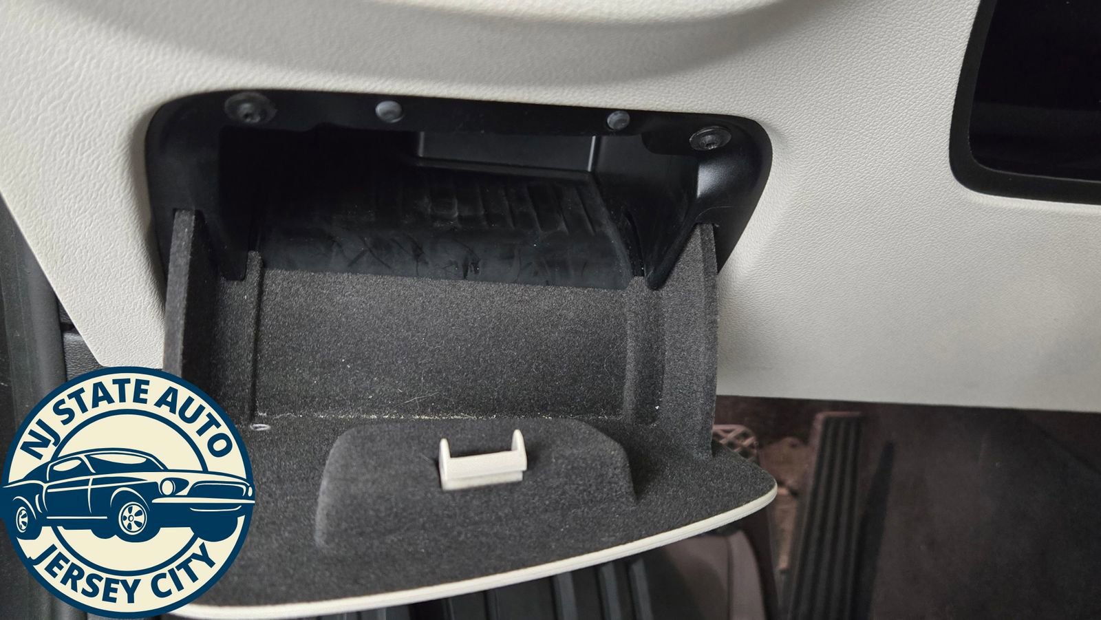 Used 2018 BMW 530e xDrive w/ Premium Package 2 image 24