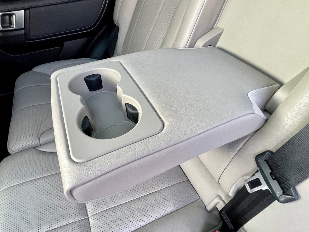 Used 2017 Land Rover Discovery SE image 29