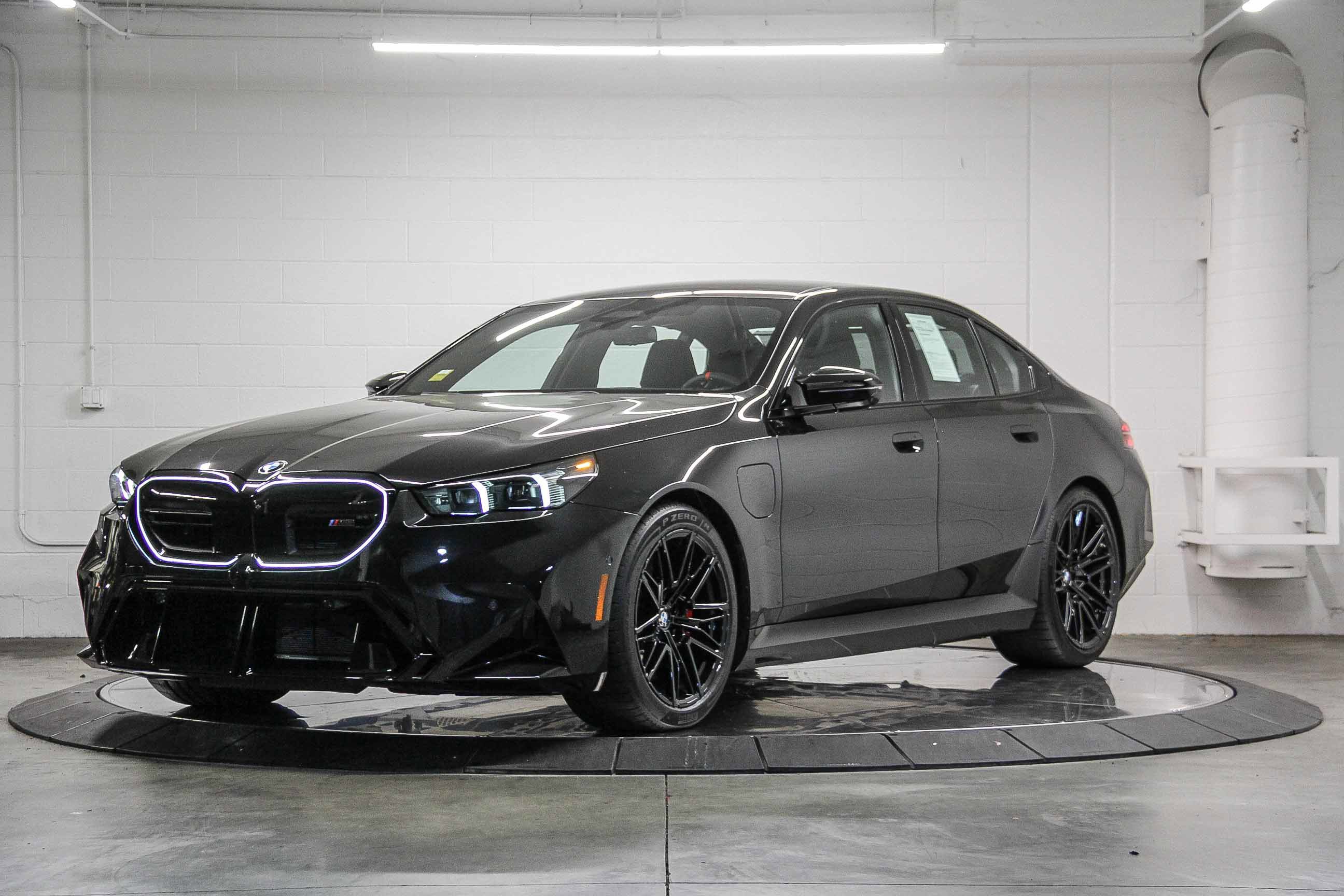 Used 2026 BMW M5 image 3