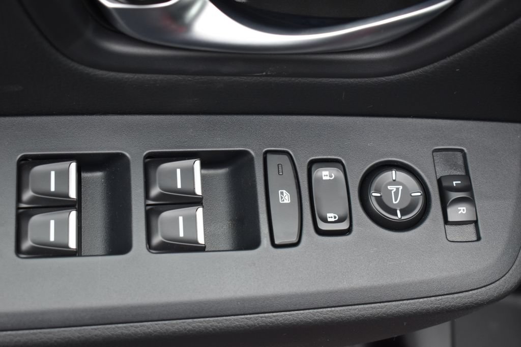 New 2025 Honda Pilot Touring image 14