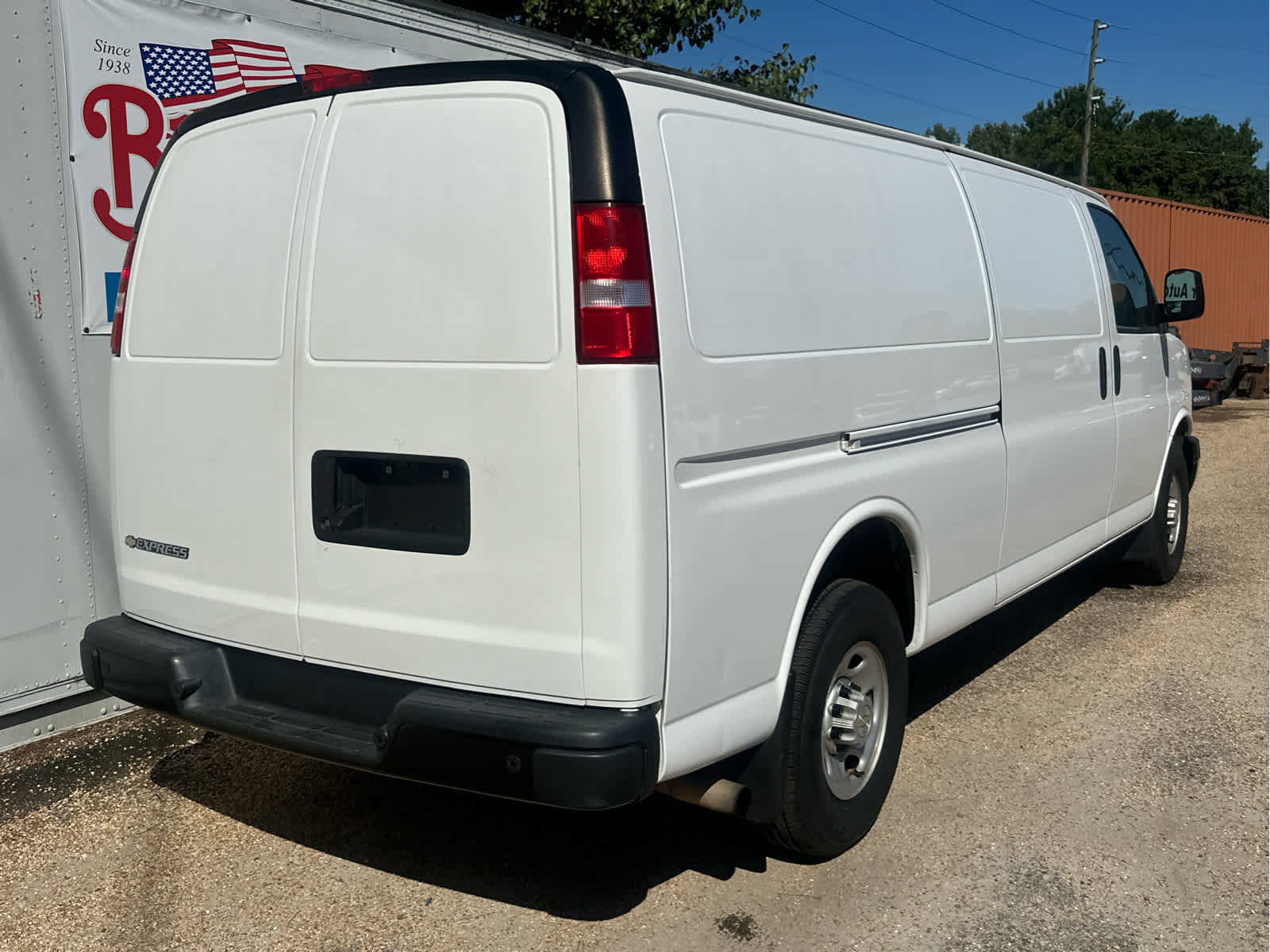 Used 2020 Chevrolet Express 3500 Extended w/ Driver Convenience Package image 3