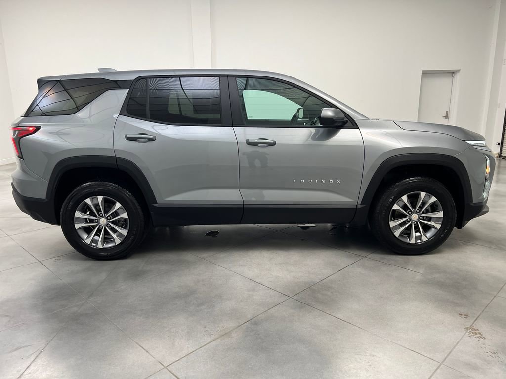 Used 2026 Chevrolet Equinox LT FWD image 8
