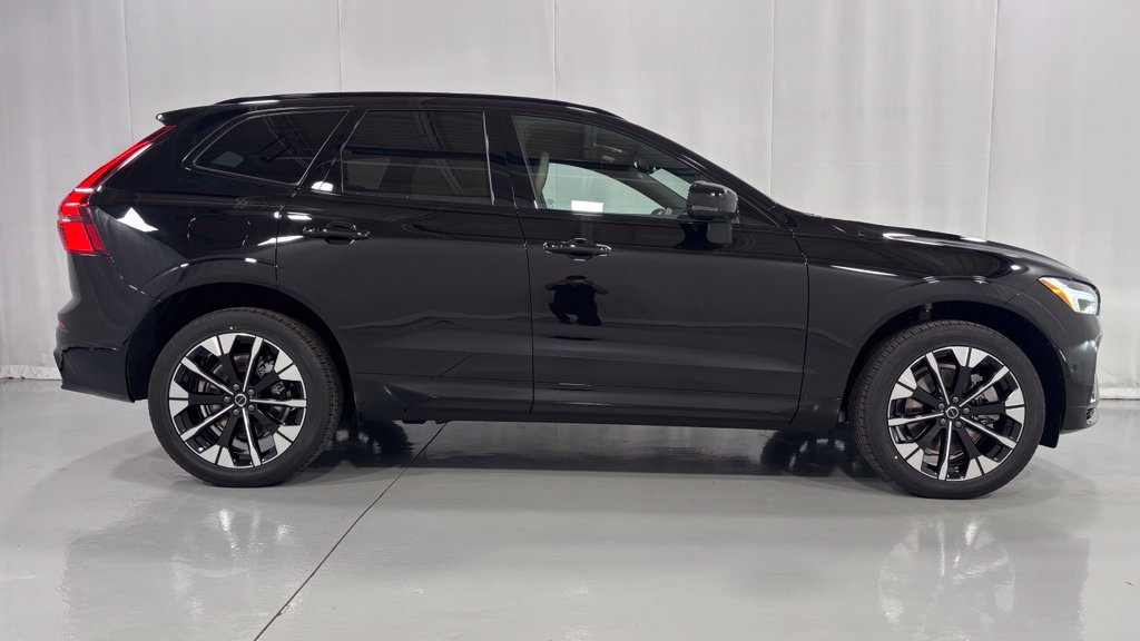 New 2027 Volvo XC60 T8 Plus AWD/4WD image 5