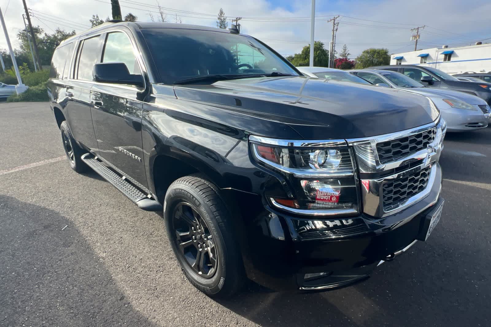 Used 2019 Chevrolet Suburban LT AWD/4WD image 3