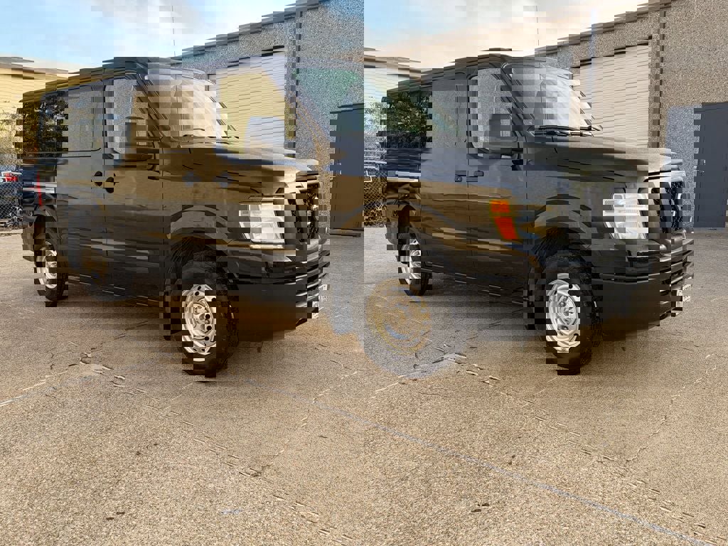 Used 2018 Nissan NV 3500 S image 10