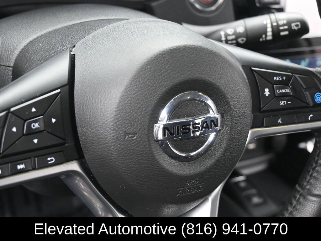Used 2019 Nissan Rogue SV w/ Premium Package image 12