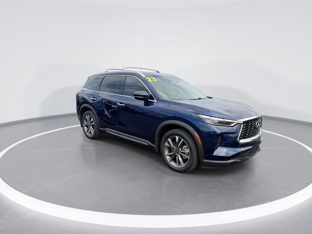 Used 2023 INFINITI QX60 Luxe w/ Cargo Package FWD image 2