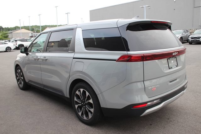Used 2024 Kia Carnival EX FWD image 28