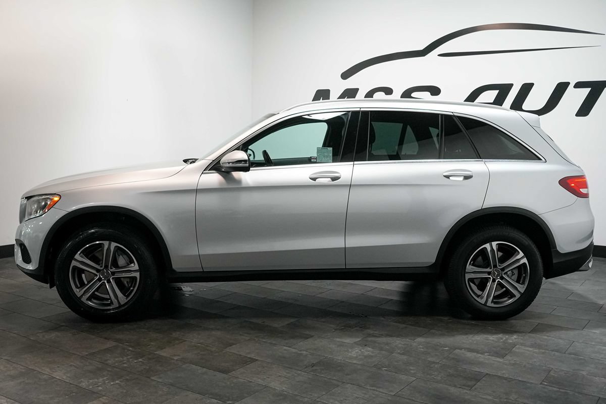 Used 2017 Mercedes-Benz GLC 300 image 3