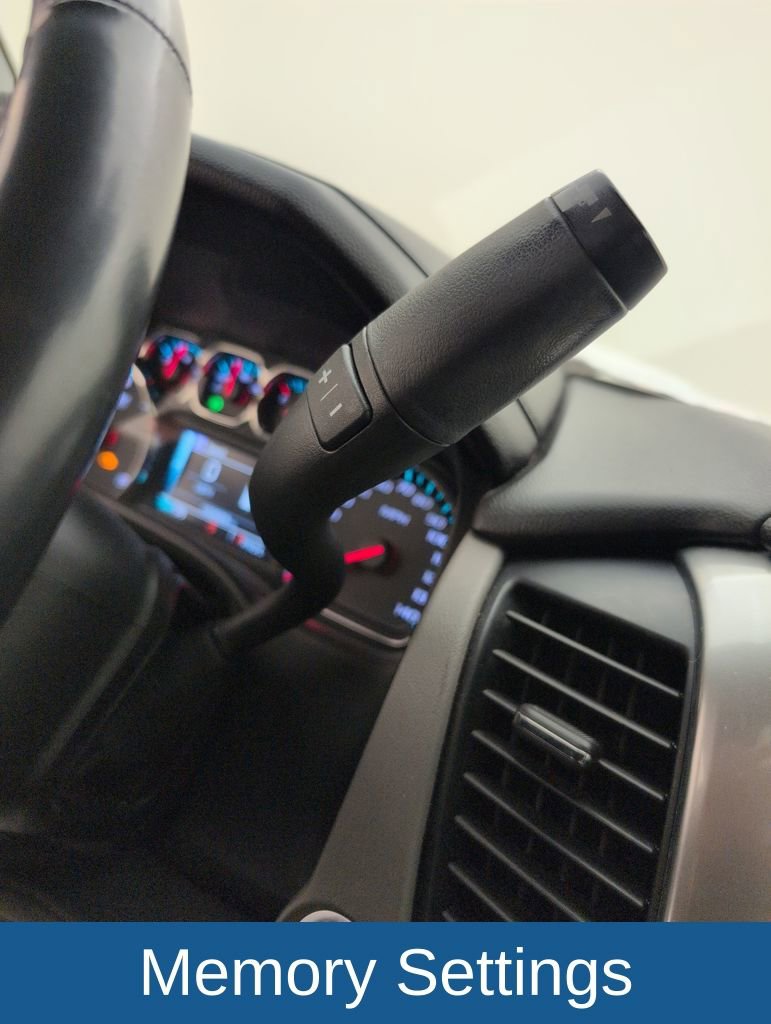 Used 2020 Chevrolet Suburban LT image 33