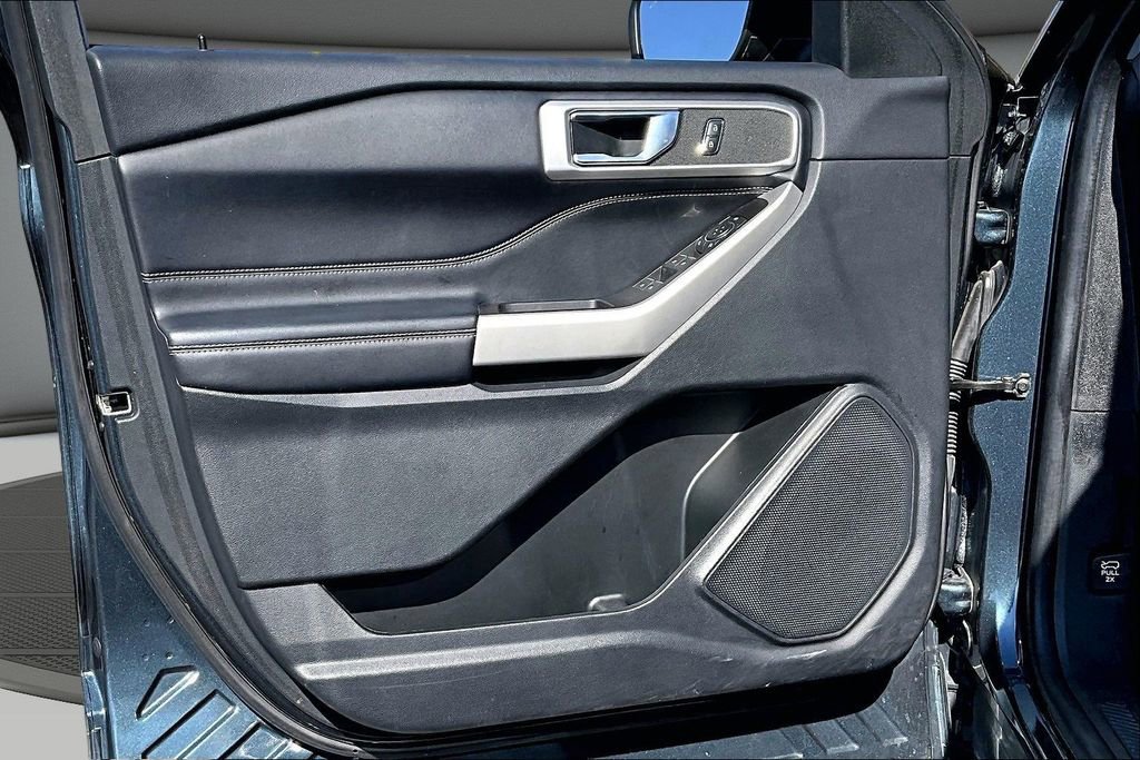 Used 2022 Ford Explorer XLT w/ Equipment Group 202A image 19