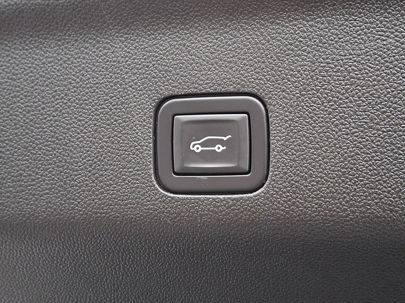 Used 2024 Chevrolet Tahoe Premier image 32