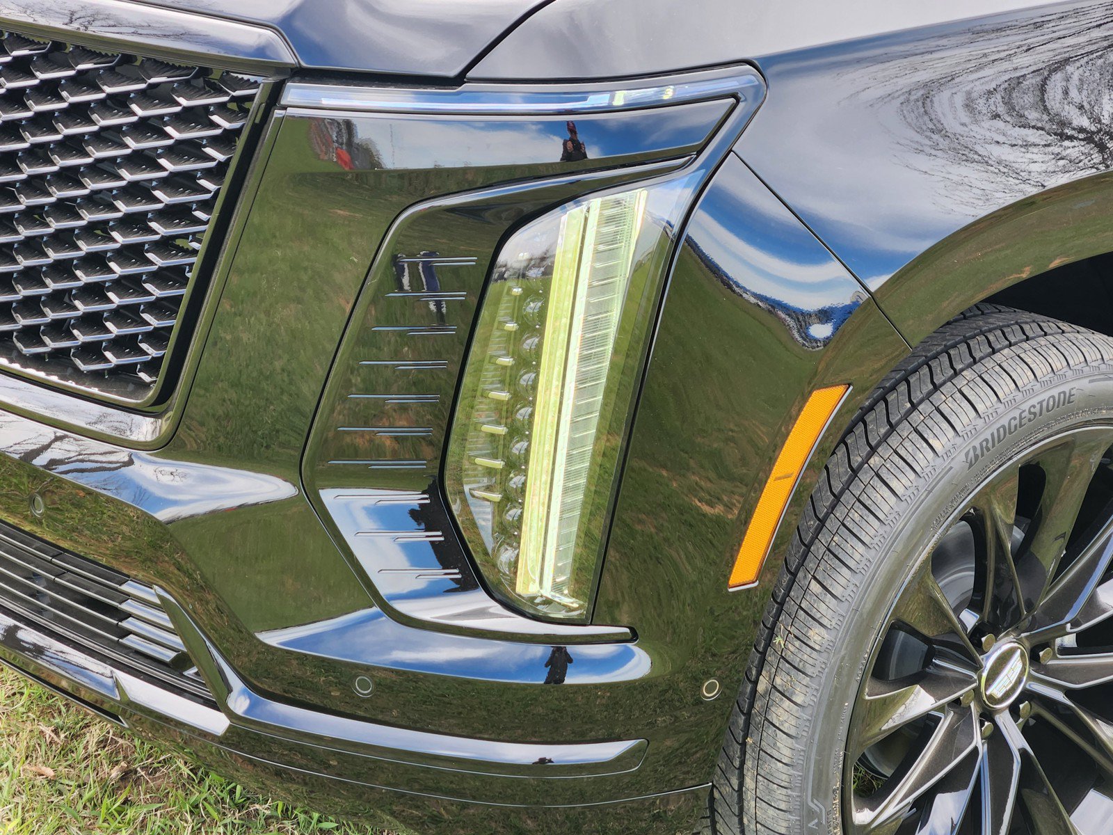 New 2026 Cadillac Escalade ESV Platinum Sport w/ LPO, ONYX Package AWD/4WD image 6