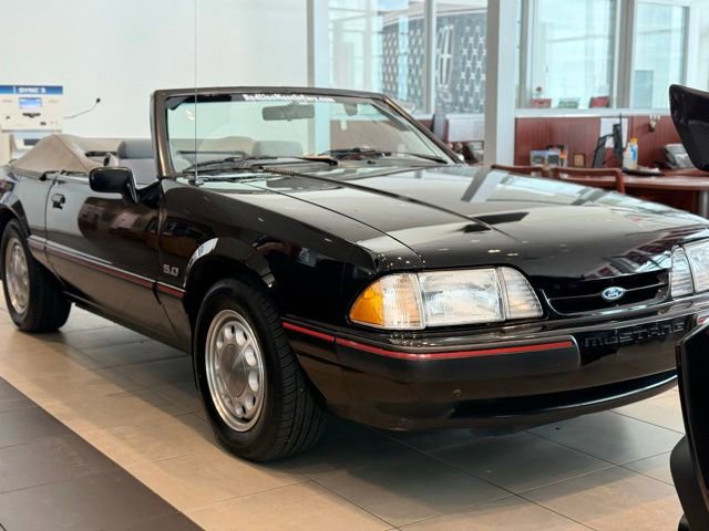 Used 1988 Ford Mustang LX RWD image 2