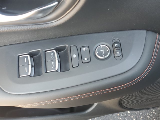 Used 2025 Honda HR-V Sport image 15