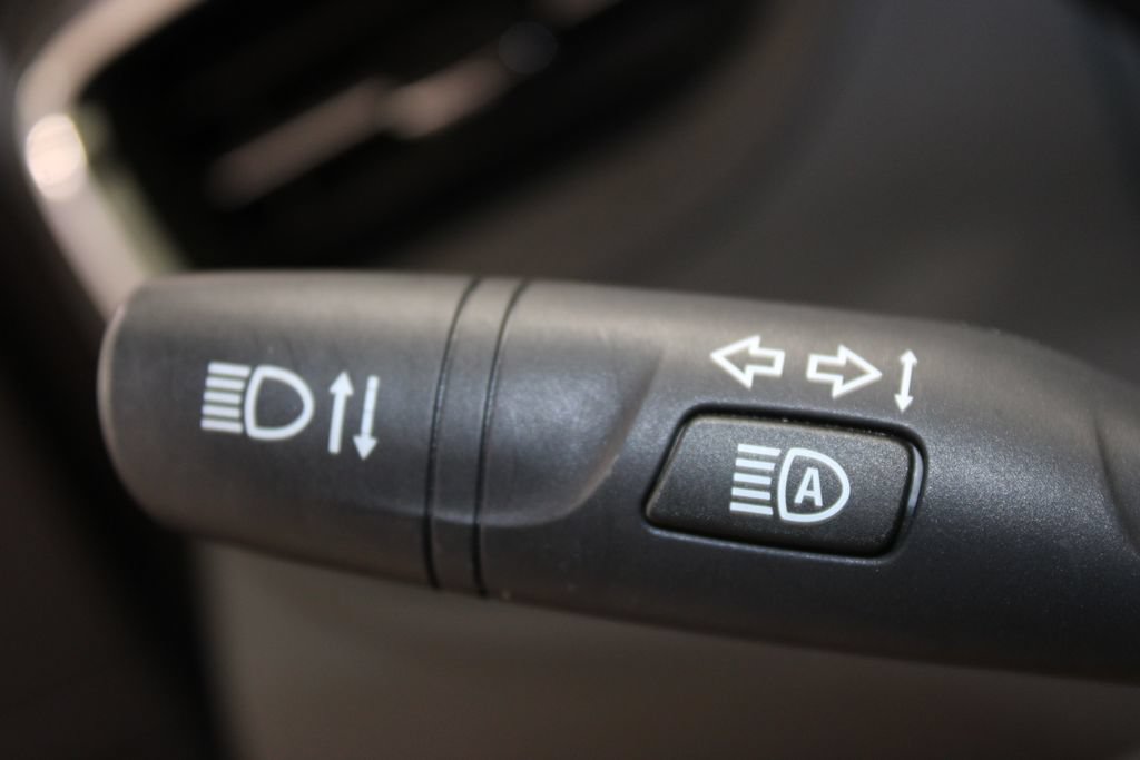 Used 2025 Buick Encore GX Preferred AWD/4WD image 41