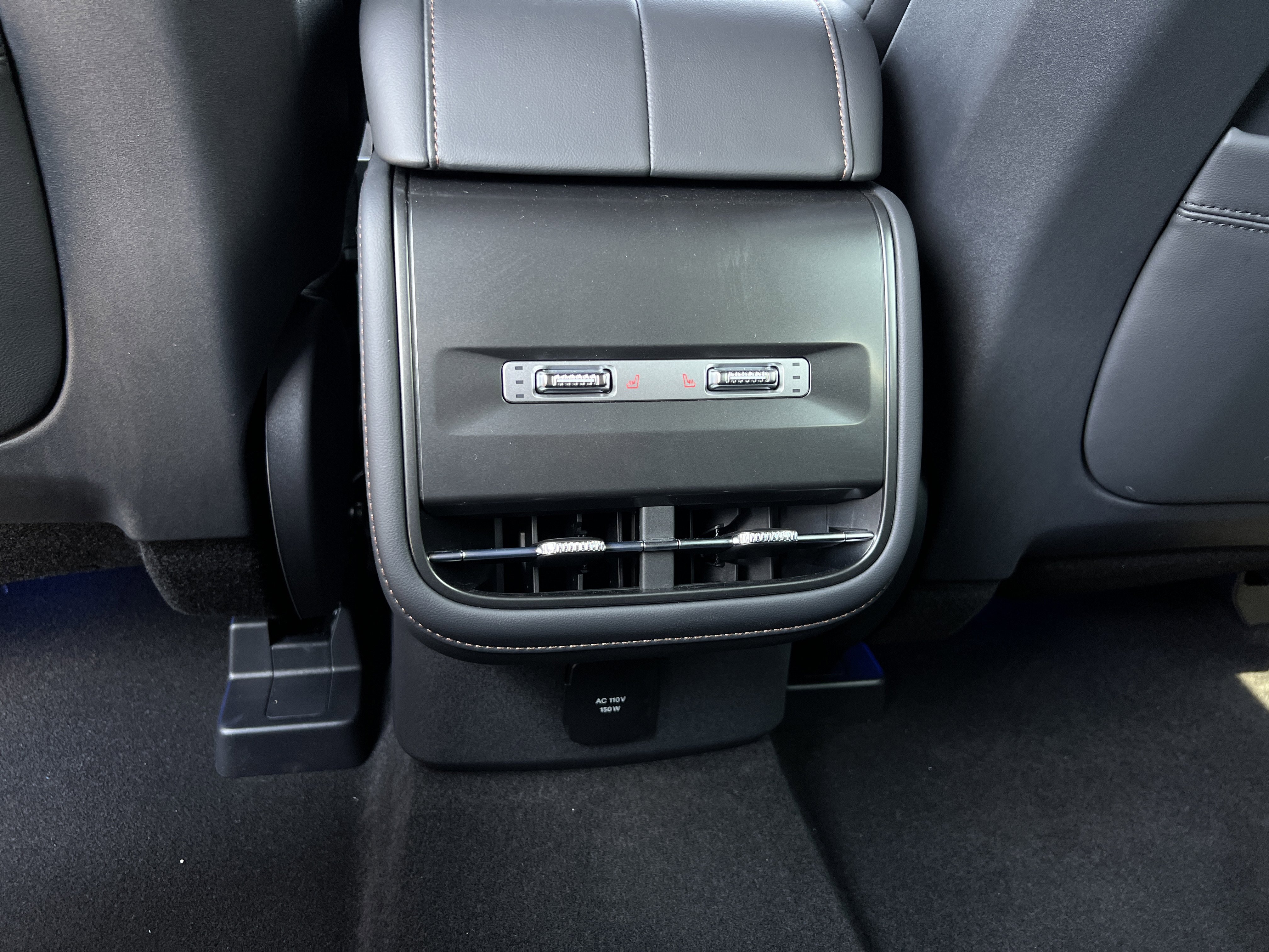 New 2025 Lincoln Nautilus Reserve w/ Jet Appearance Package image 30