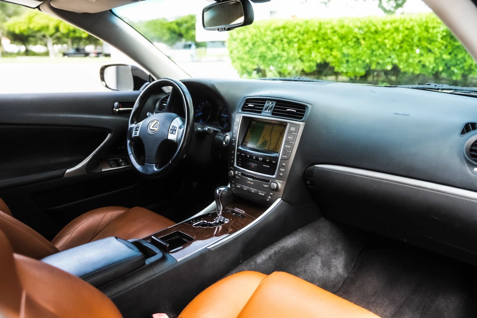Used 2011 Lexus IS 250C w/ Luxury Pkg RWD image 20