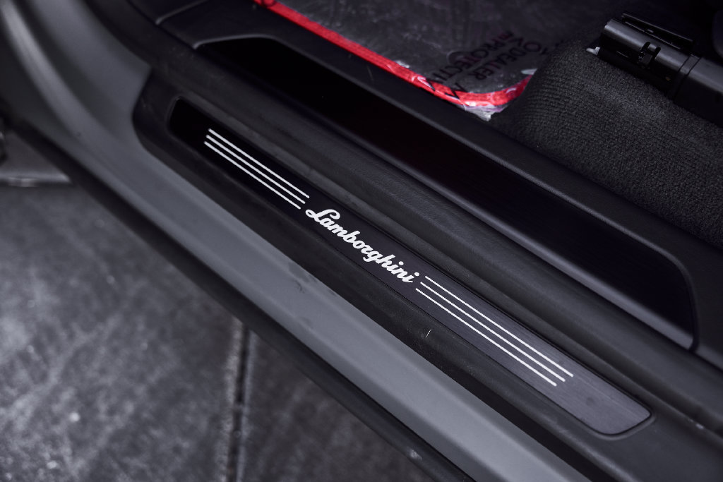 Used 2025 Lamborghini Urus S AWD/4WD image 35