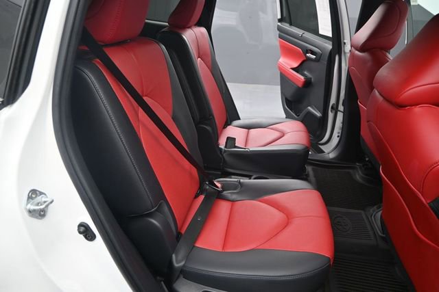 Used 2023 Toyota Highlander XSE FWD image 18