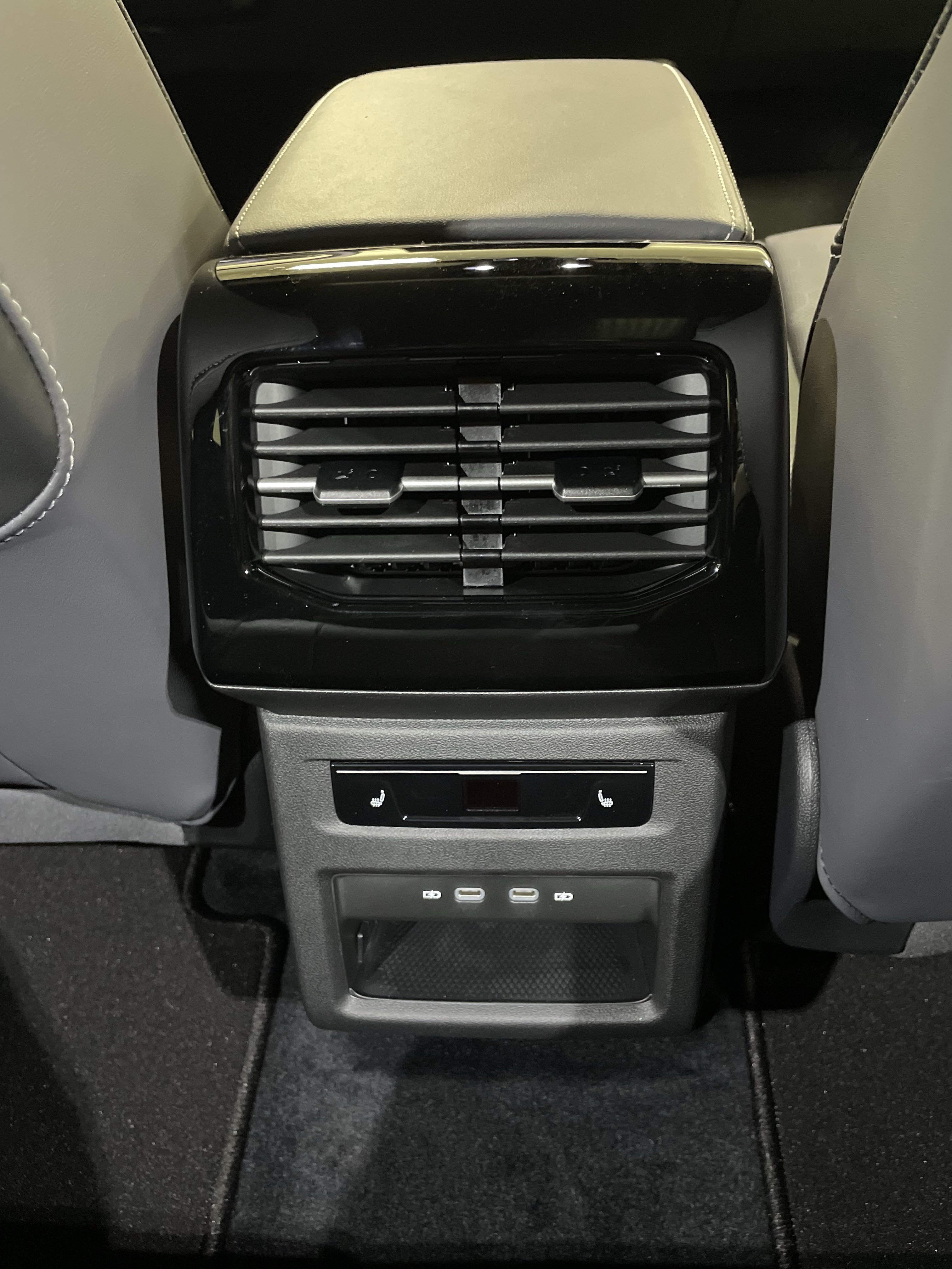 New 2025 Volkswagen ID.4 Pro S Plus AWD/4WD image 18