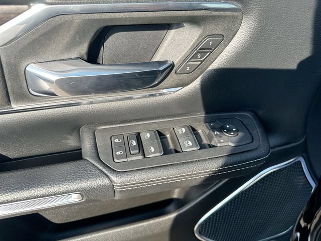 Used 2025 RAM 1500 Laramie w/ Sport Appearance Package AWD/4WD image 15