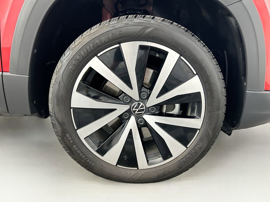 Certified 2023 Volkswagen Taos SE w/ Panoramic Sunroof Package image 30