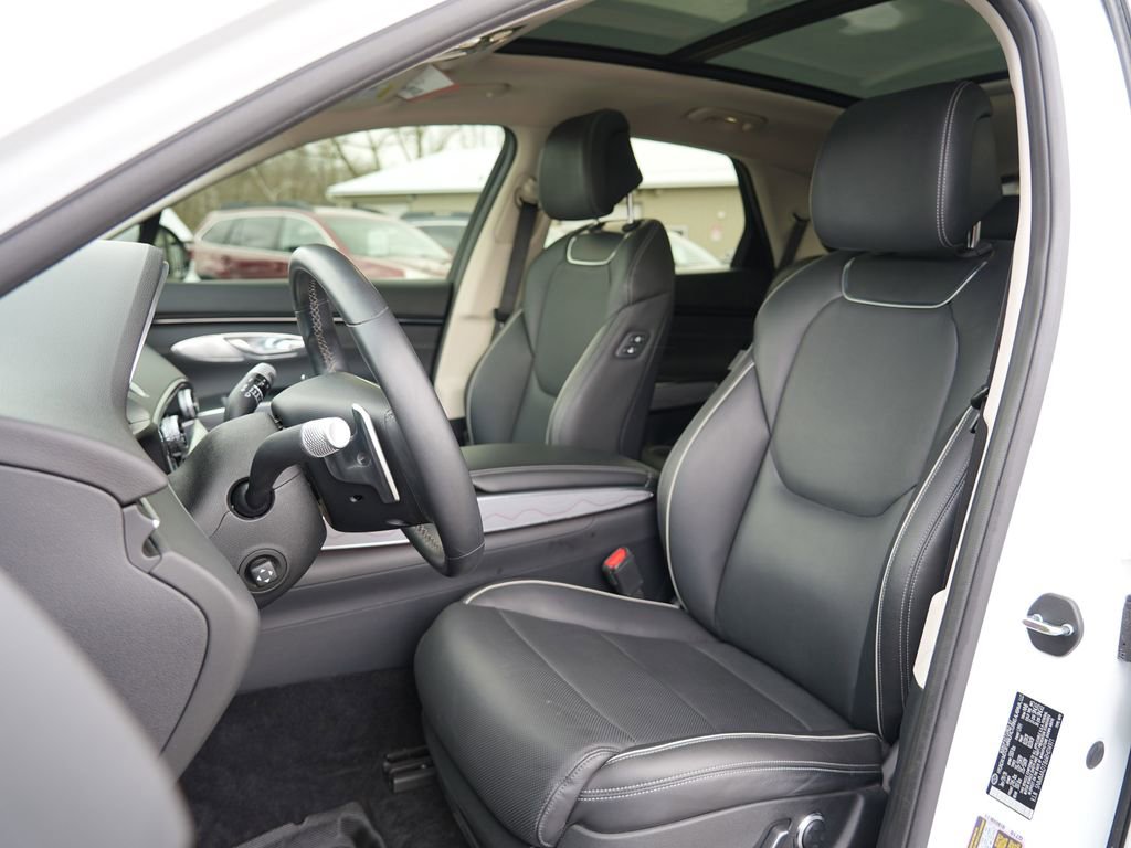 Used 2024 Genesis GV70 2.5T w/ Advanced Package image 13